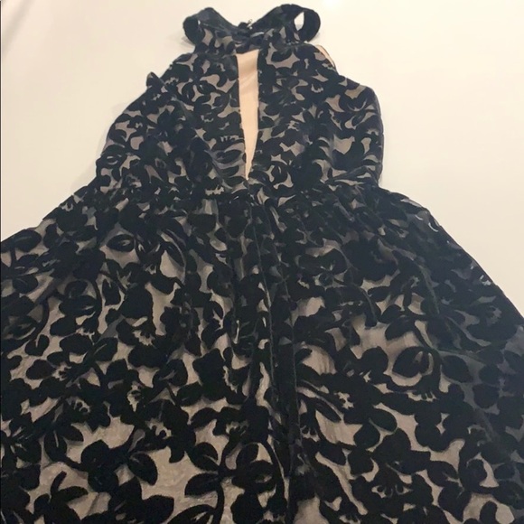 Black crushed velvet high neck open back dress - Picture 7 of 8